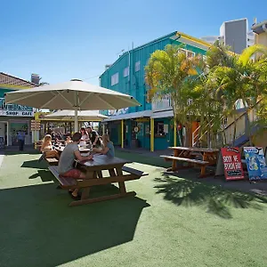 backpackers-in-paradise.queenslandhotels.net/